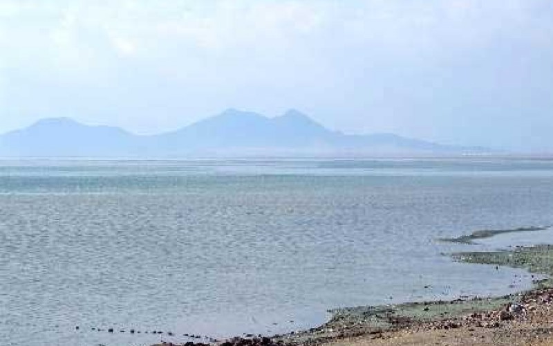 عمق دریاچه ارومیه بسیار کم است