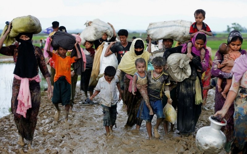 30هزار مسلمان بدون غذا در مرز بنگلادش