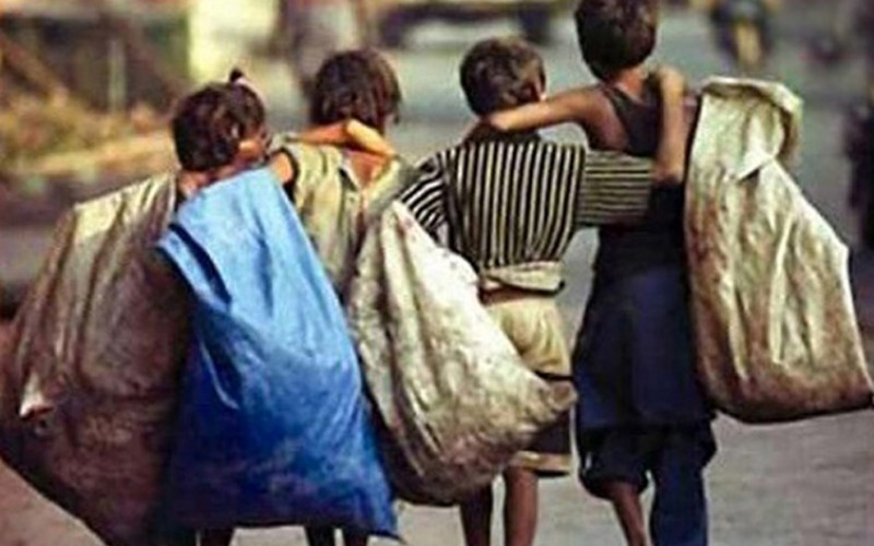 "فقر" علت کار کودکان است