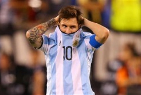 آرژانتین از جام‌ جهانی دورتر شد