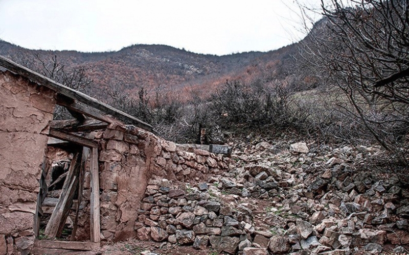 کابوس سنگ درروستای منجیر