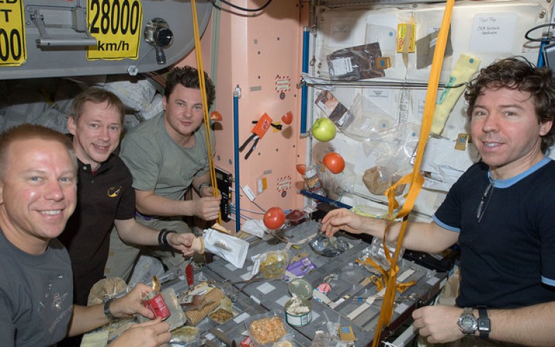 ناهار با فضانوردان ایستگاه فضایی