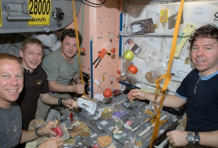 ناهار با فضانوردان ایستگاه فضایی