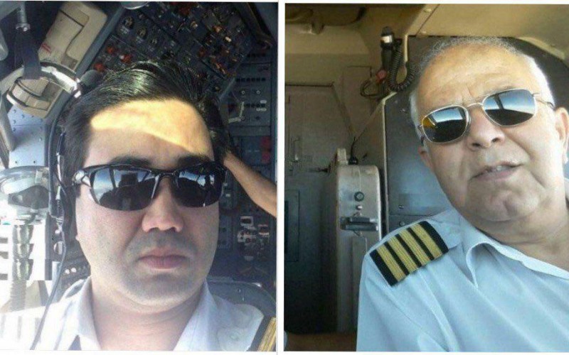 خلبان حجت الله فولاد - سمت راست و  كاوه خليلی ديگر خلبان هواپيماي سقوط كرده