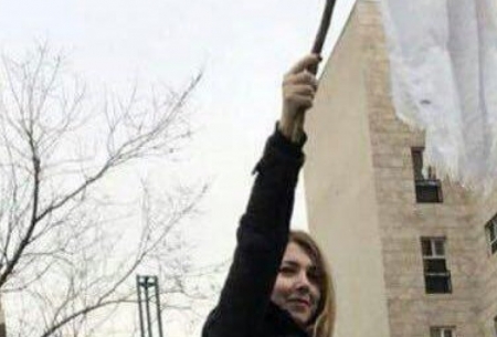 بازداشت يك زن جوان ديگر به خاطر حجاب