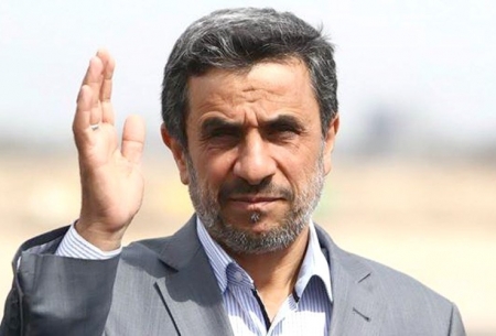 احمدی‌نژاد در حال سبقت گرفتن از هر دو جریان