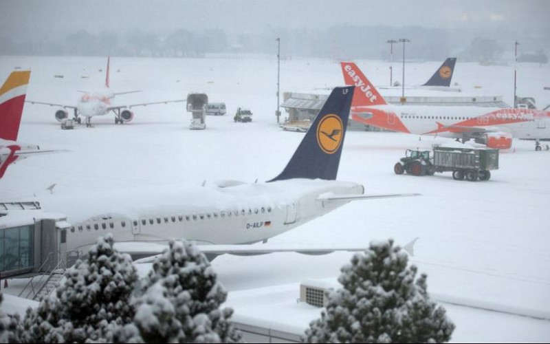 بارش برف منجر به تعطیلی فرودگاه ژنو شد