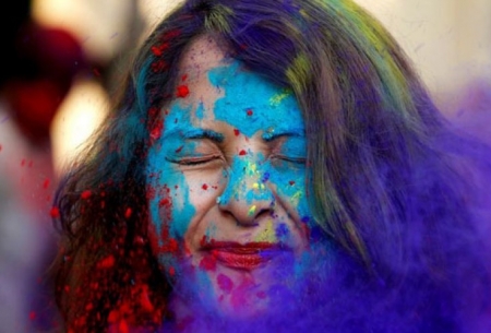 استقبال هندی‌ها از بهار با «جشن هولی»