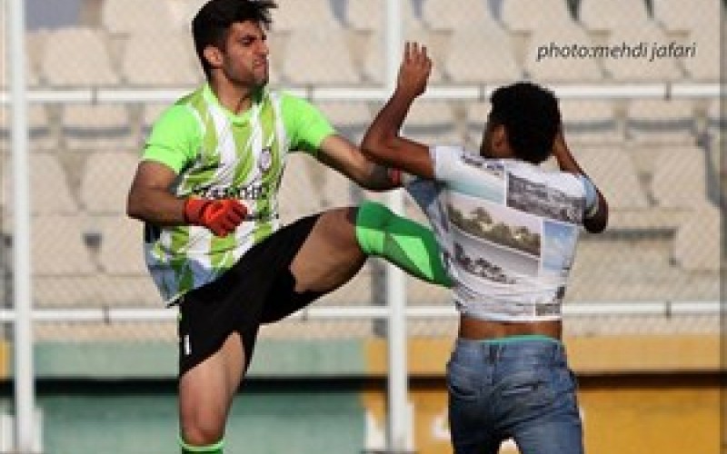 در لیگ دسته دوم فوتبال ايران خون به پا شد!