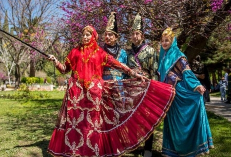 گردشگران نوروزی در باغ ارم شیراز/تصاویر