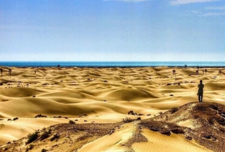 تلاقی زیبای دریا با کویر در سیستان و بلوچستان