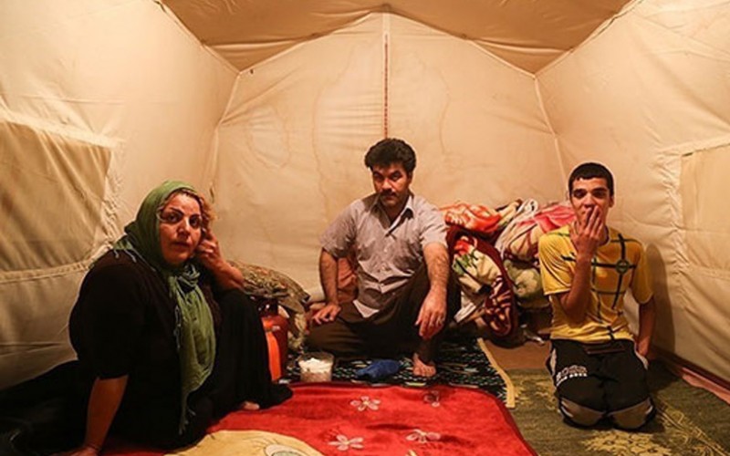 5 ماه بعد از زلزله، زندگی همچنان در چادر