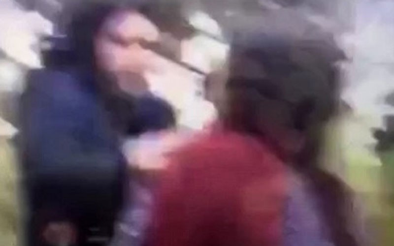 اعتراض ابتکار به کتک زدن یک خانم توسط پلیس