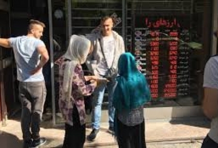 سرگردانی گردشگران خارجی‌ در بازار ارز ایران