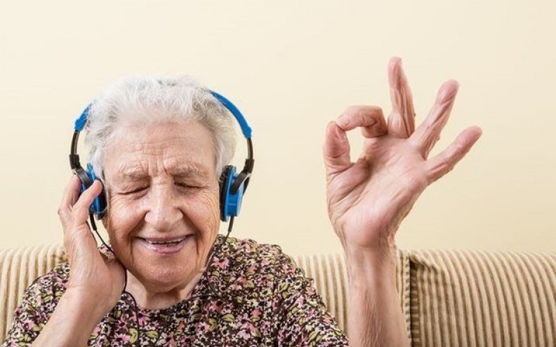 فعال شدن مغز بیماران با موسیقی