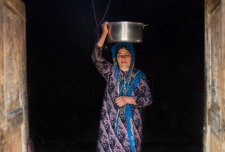 زندگی زن چوپان در چراگاه‌های گلستان/تصاویر