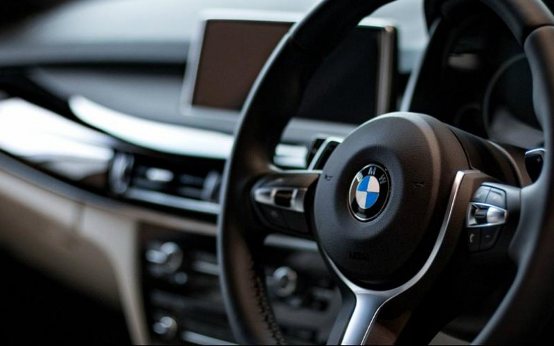 فراخوان بیش از سیصدهزار خودرو «BMW»