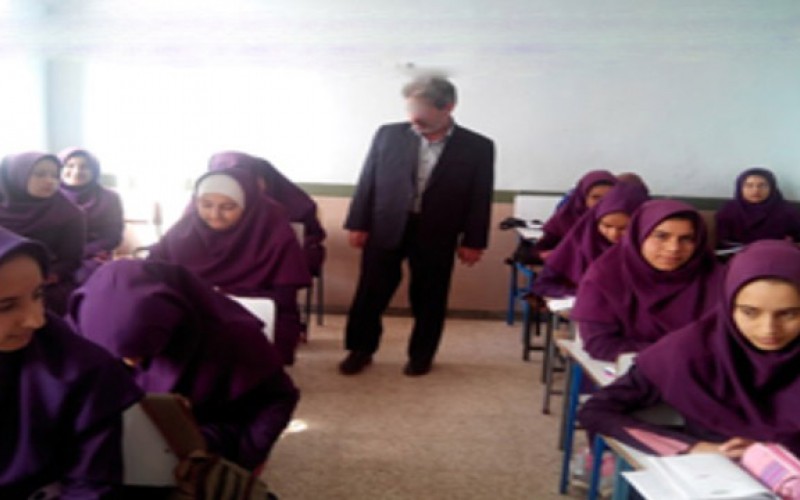 ممنوعیت تدریس معلم مرد در دبیرستان دخترانه