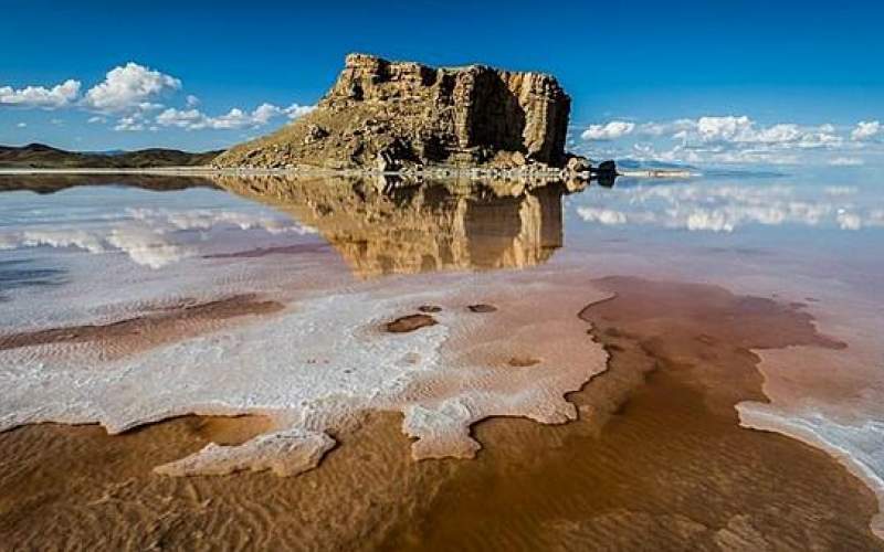 آب دریاچه ارومیه پشت سدهاست