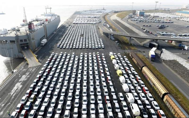 تهديد ترامپ: احتمال وضع تعرفه ۲۰ درصدی بر واردات خودروهای اروپایی