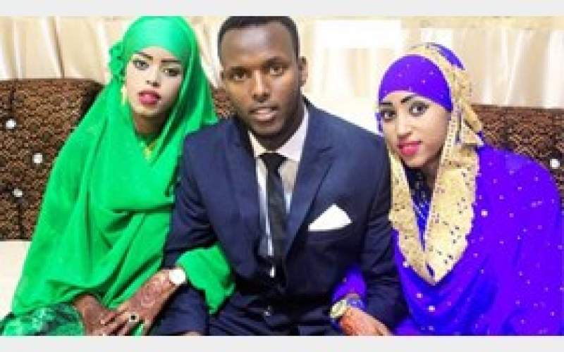 ازدواج همزمان جوان سومالیایی با 2 دختر!/عكس