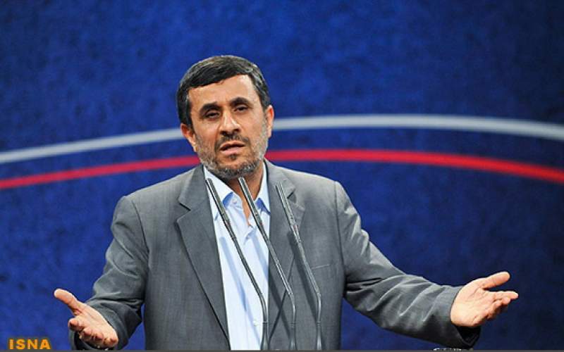 احمدی‌نژاد خواستار کناره‌گیری روحانی شد