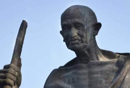 ماجرای عینک‌ دزدی از مجسمه‌ «گاندی»