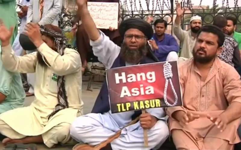 اسلام‌گرایان پاکستان؛ آسیه بی‌بی را دار بزنید