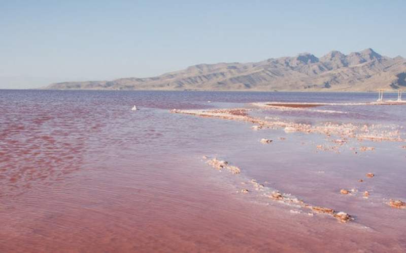 ورود فاضلاب تصفیه شده به دریاچه ارومیه