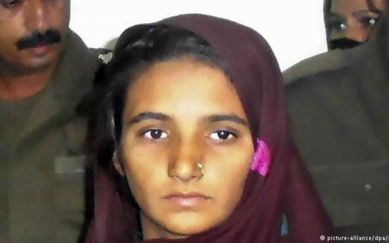 پاکستان زن متهم به کفرگویی را آزاد کرد