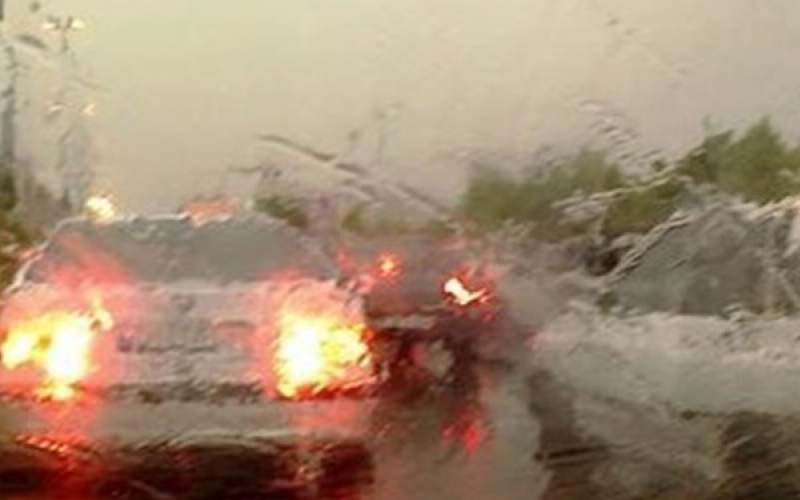باران، بار ترافیک بزرگراه‌ها را نیمه سنگین کرد