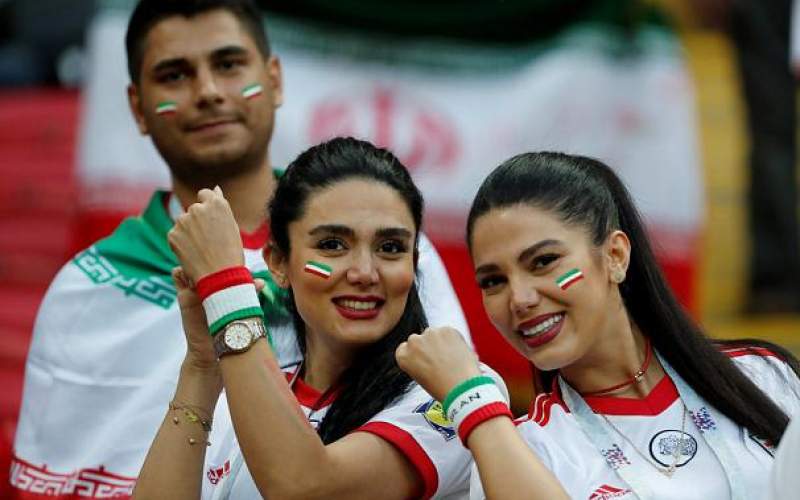 زنان ایرانی فوتبال ایران را در میادین ورزشی خارجی دنبال می‌کنند اما از ورود به ورزشگاه‌های داخلی محرومند