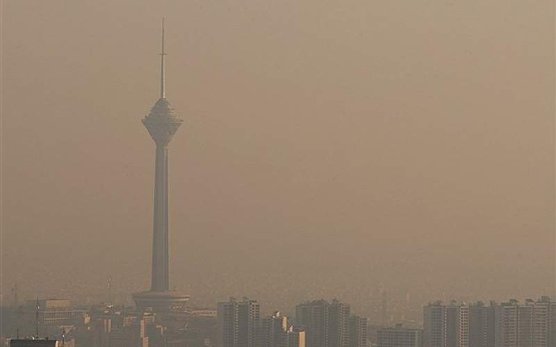 تهران آلوده شد؛ تا می‌توانید بیرون نیایید