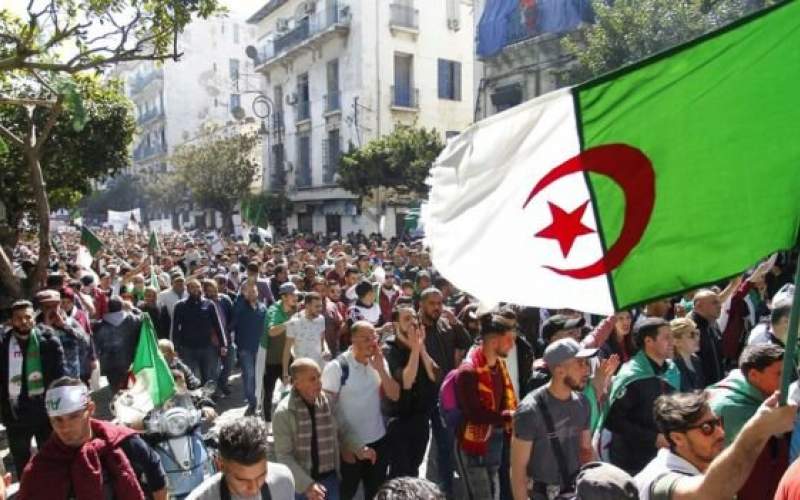 اپوزیسیون الجزایر خواستار کناره‌گیری بوتفلیقه شد
