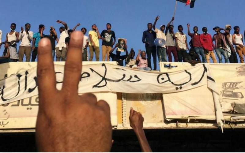 معترضان سودان را به خاك و خون كشیدند