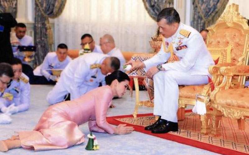 تصاویر عجیب از ازدواج پادشاه تایلند!