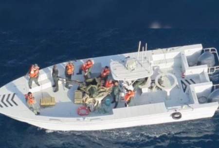 تصویری از "حضور قایق سپاه پاسداران در کنار نفتکش" کوکوکا کوریجس که ارتش آمریکا منتشر کرده است