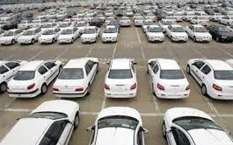 بازار خودرو؛ تداوم روند کند کاهش قیمت‌ها
