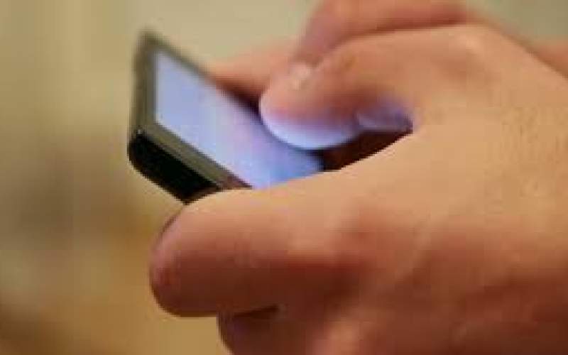 محققان: «تلفن همراه» افراد را چاق می‌کند