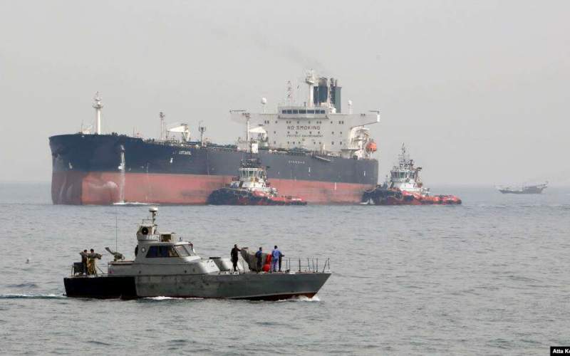 رویترز: صادرات نفت ایران به ۱۰۰هزار بشکه رسید!