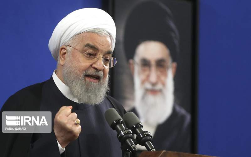 روحانی: منافع ملی را با دو دست تامین کنیم