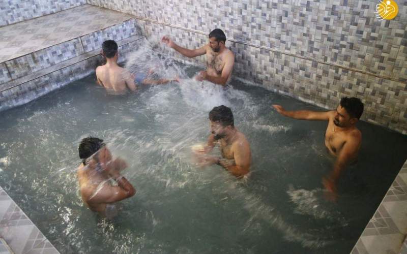 شنای ایرانی‌ها در حوضچه شفابخش حلبچه
