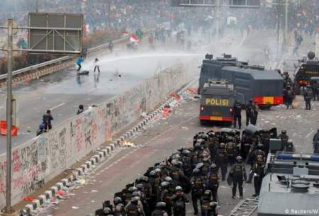 شورش جوانان اندونزی علیه طرح اجرای شریعت
