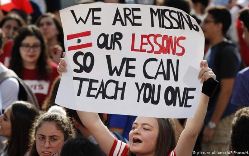 دانش‌آموزان هم به اعتراضات در لبنان پیوستند