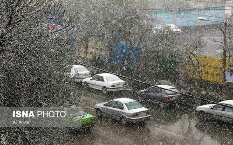 تنها قشنگ روز؛ برف پاییزی در تهران