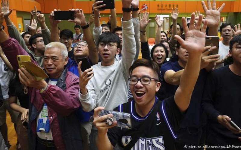 پیروزی جنبش دموکراسی‌خواهی در هنگ‌کنگ