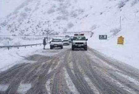 بارش برف و باران در برخی جاده‌های کشور