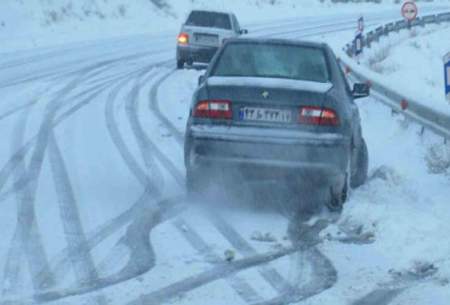 بارش برف و باران در جاده‌های ۱۱ استان