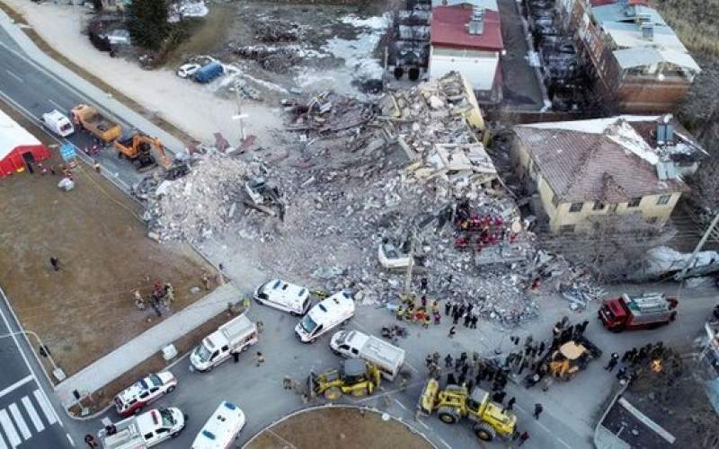 ادامه عملیات امداد در مناطق زلزله‌زده ترکیه
