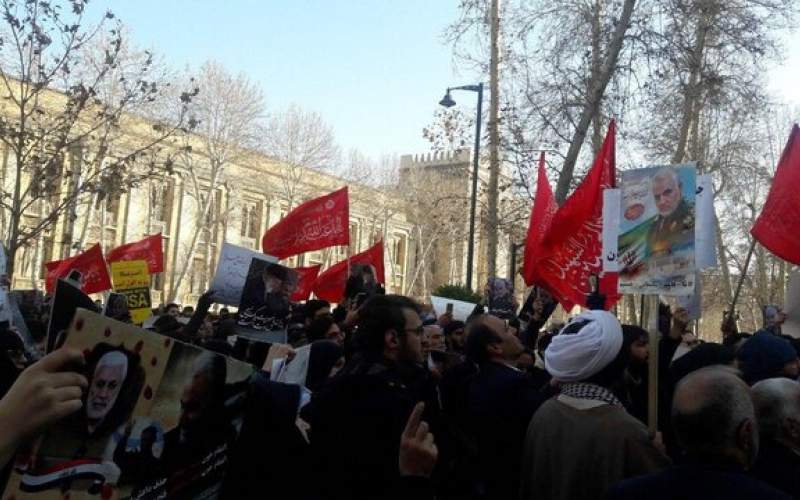 برگزاری تجمع اعتراضی علیه ظریف